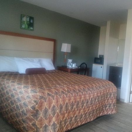 Maple Leaf Motel New Milford Zewnętrze zdjęcie
