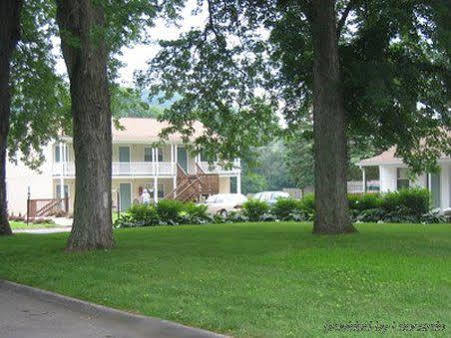 Maple Leaf Motel New Milford Zewnętrze zdjęcie