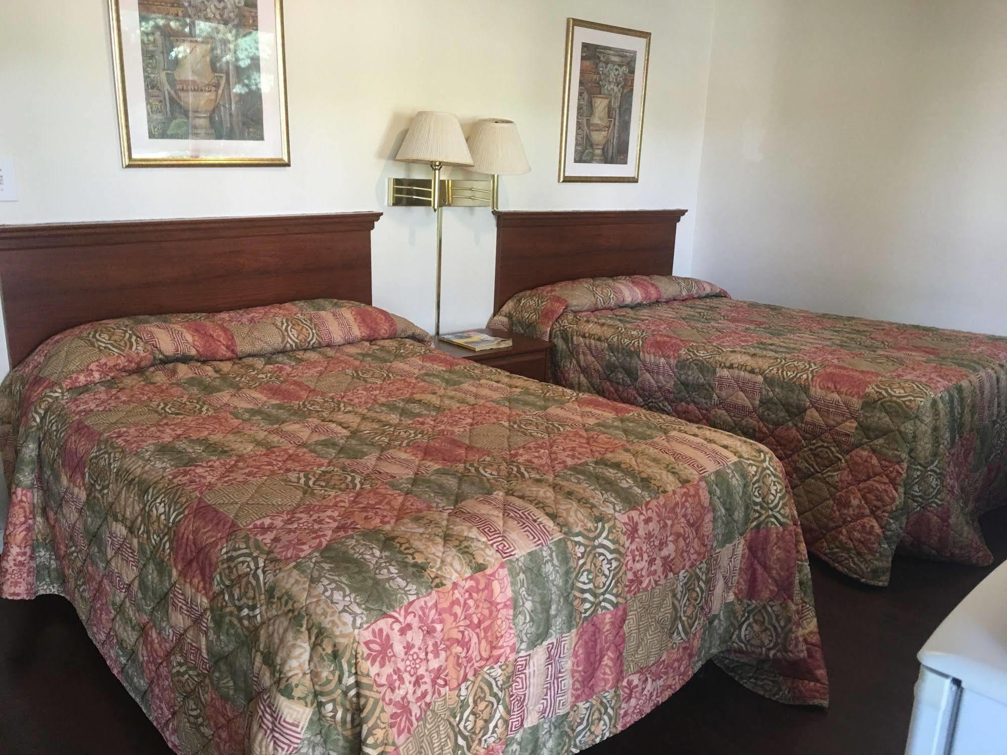 Maple Leaf Motel New Milford Zewnętrze zdjęcie