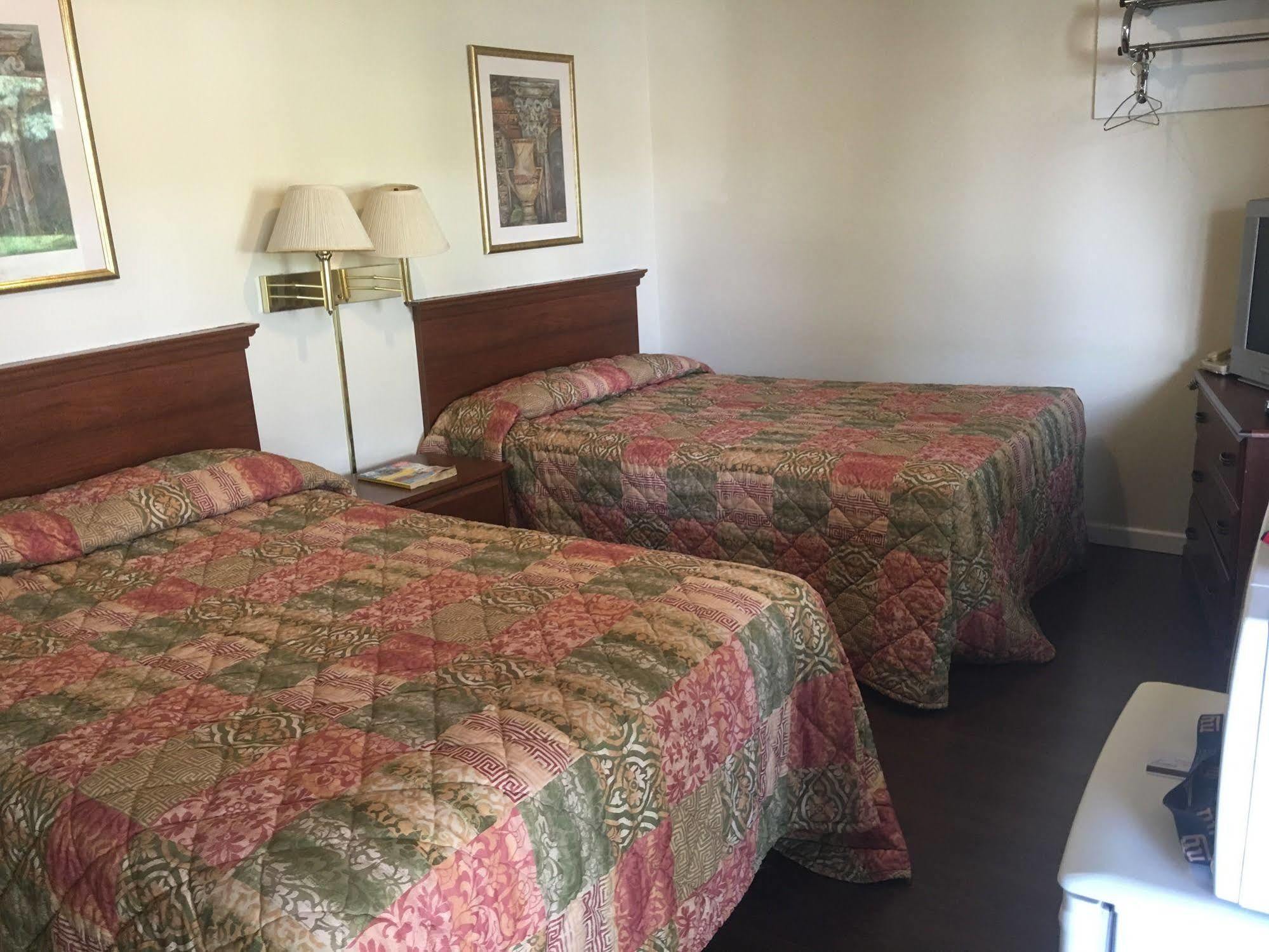 Maple Leaf Motel New Milford Zewnętrze zdjęcie